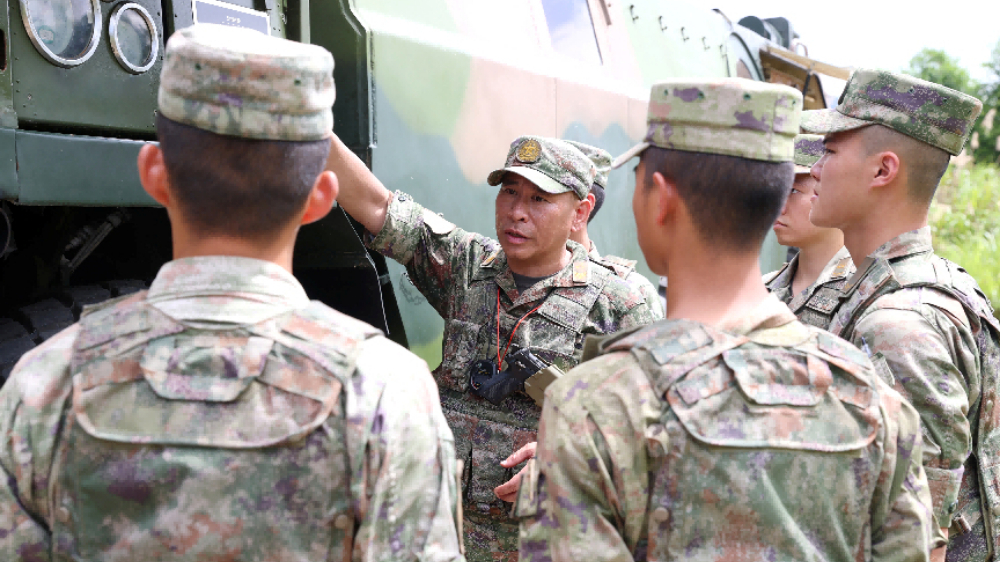 兵的好樣子——記中共黨員、火箭軍某部一級軍士長何賢達(dá)