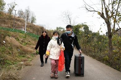 3000里回家路，女兒和媽媽在家等我