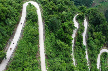 國道之行 從雪山奔向大海丨聽說過“龍拐路”嗎？這就是!