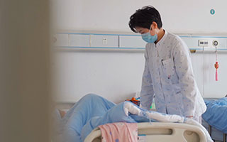 做人民的代表，為人民辦實(shí)事