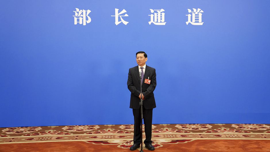應(yīng)急管理部部長(zhǎng)王祥喜接受媒體采訪(fǎng)