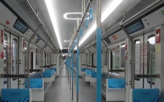 全國(guó)首列雙流制列車(chē)在重慶下線